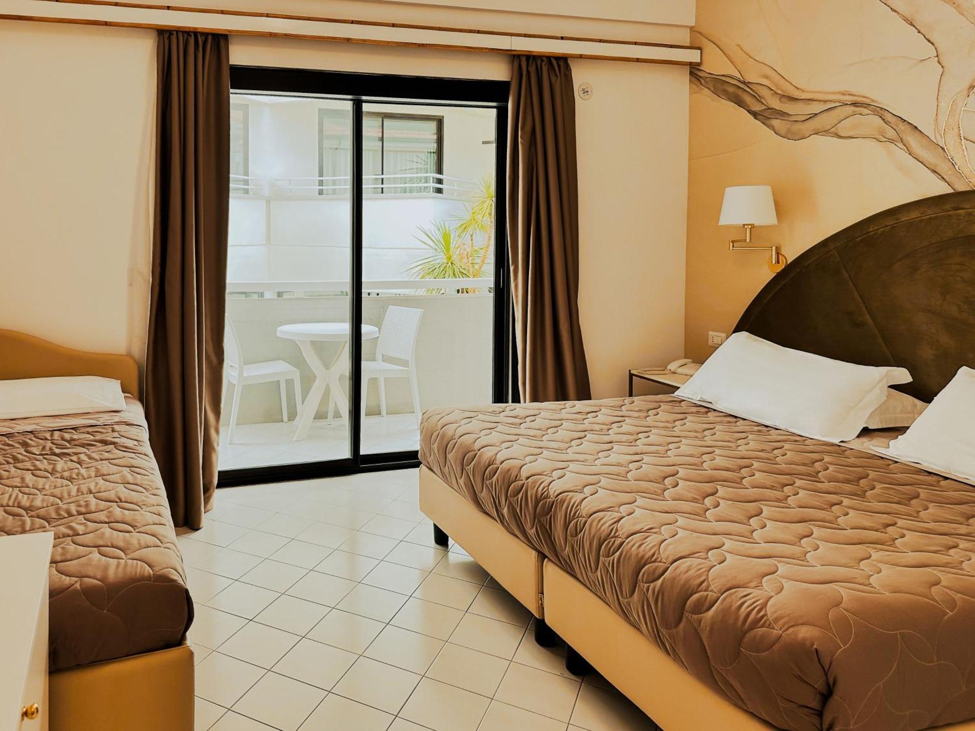 Triple Room,1665398661:JPEG